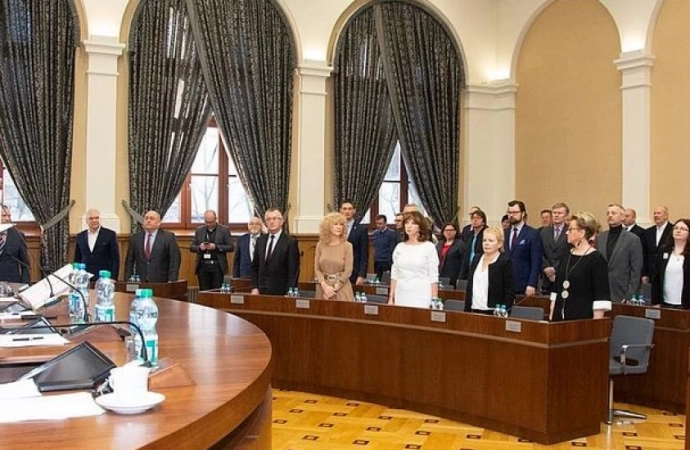 {W Olsztynie zaczynają obowiązywać nowe przepisy o obywatelskiej inicjatywie uchwałodawczej.}