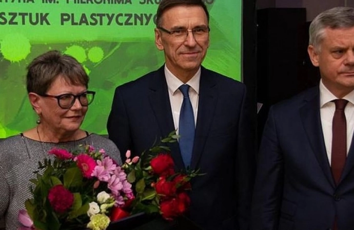 {Ewa Plicha-Lubieniecka została tegoroczną laureatką Nagrody Prezydenta Olsztyna w dziedzinie sztuk plastycznych.}