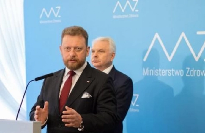 {Minister zdrowia poinformował o pierwszym przypadku zakażenia koronawirusem w Polsce.}