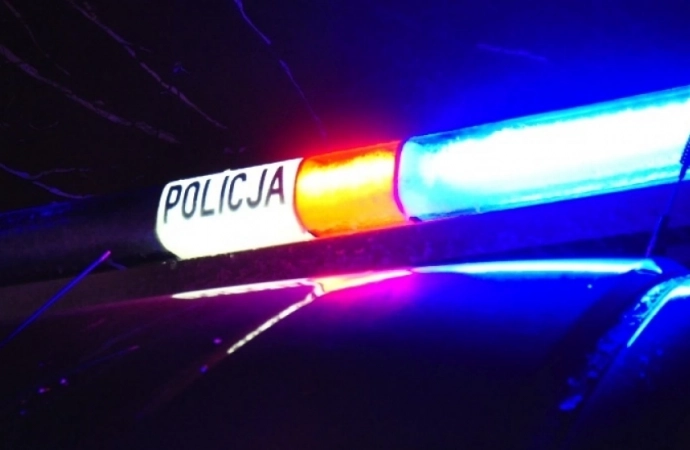 {W Olsztynie policjanci zatrzymali pijanego kierowcę, który niemal staranował ich radiowóz.}